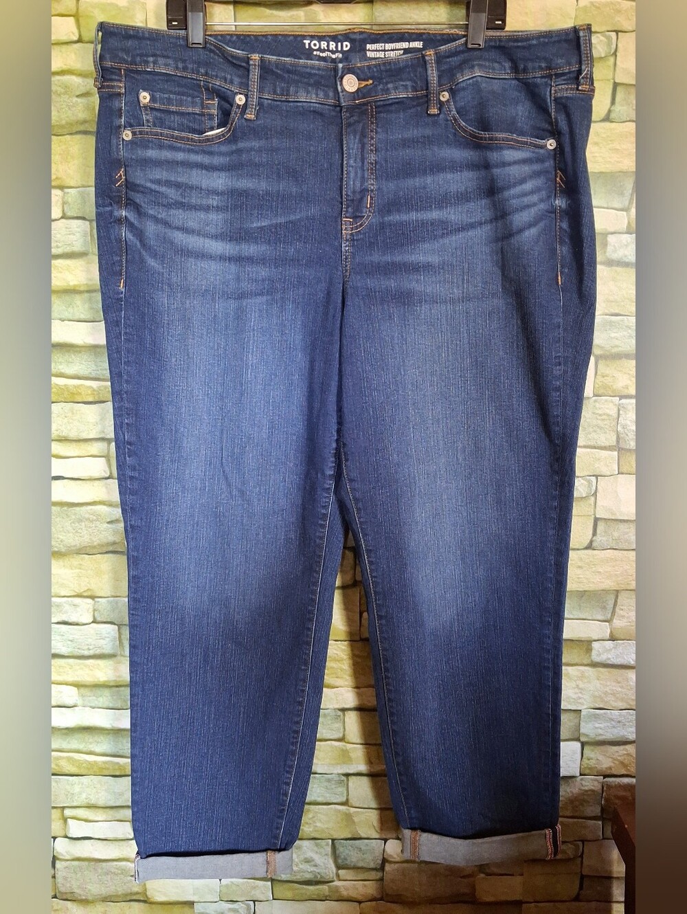 Torrid 20T Dark Wash Cropped Ankle Jeans